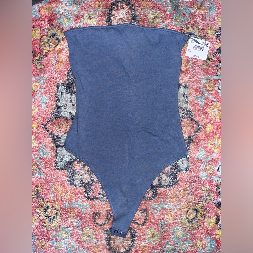 AE strapless Twist back bodysuit